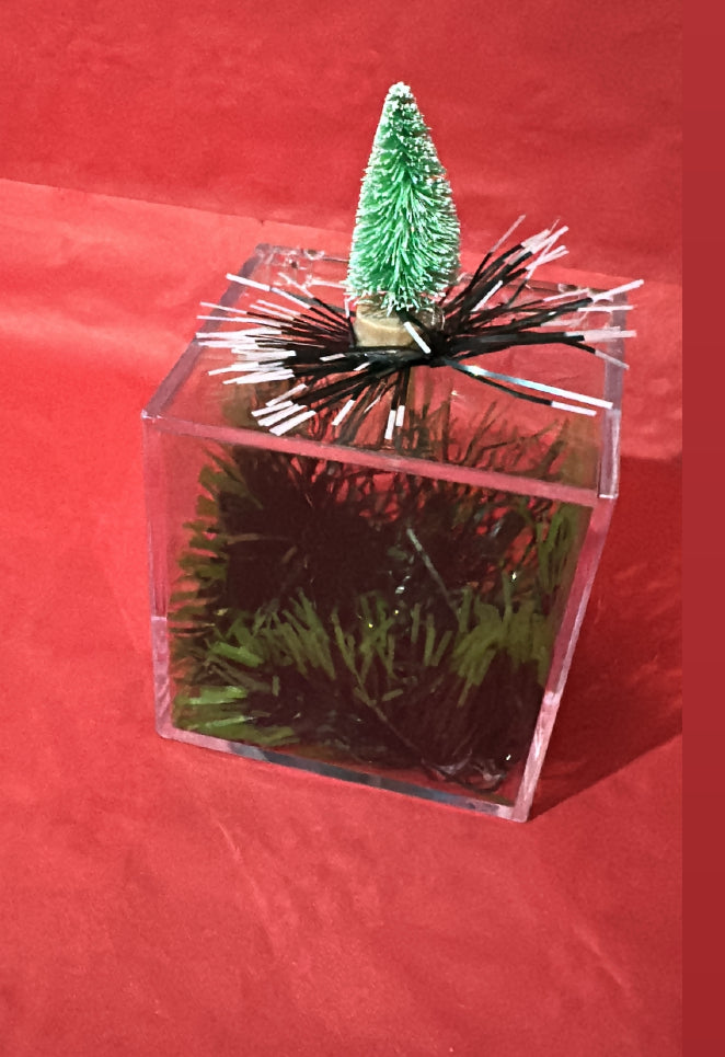 Scatola porta oggetti o cioccolatini con decorazioni natalizie