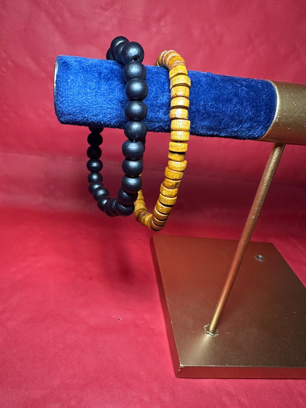 Set di 2 bracciali uomo in perline di legno stile etnico